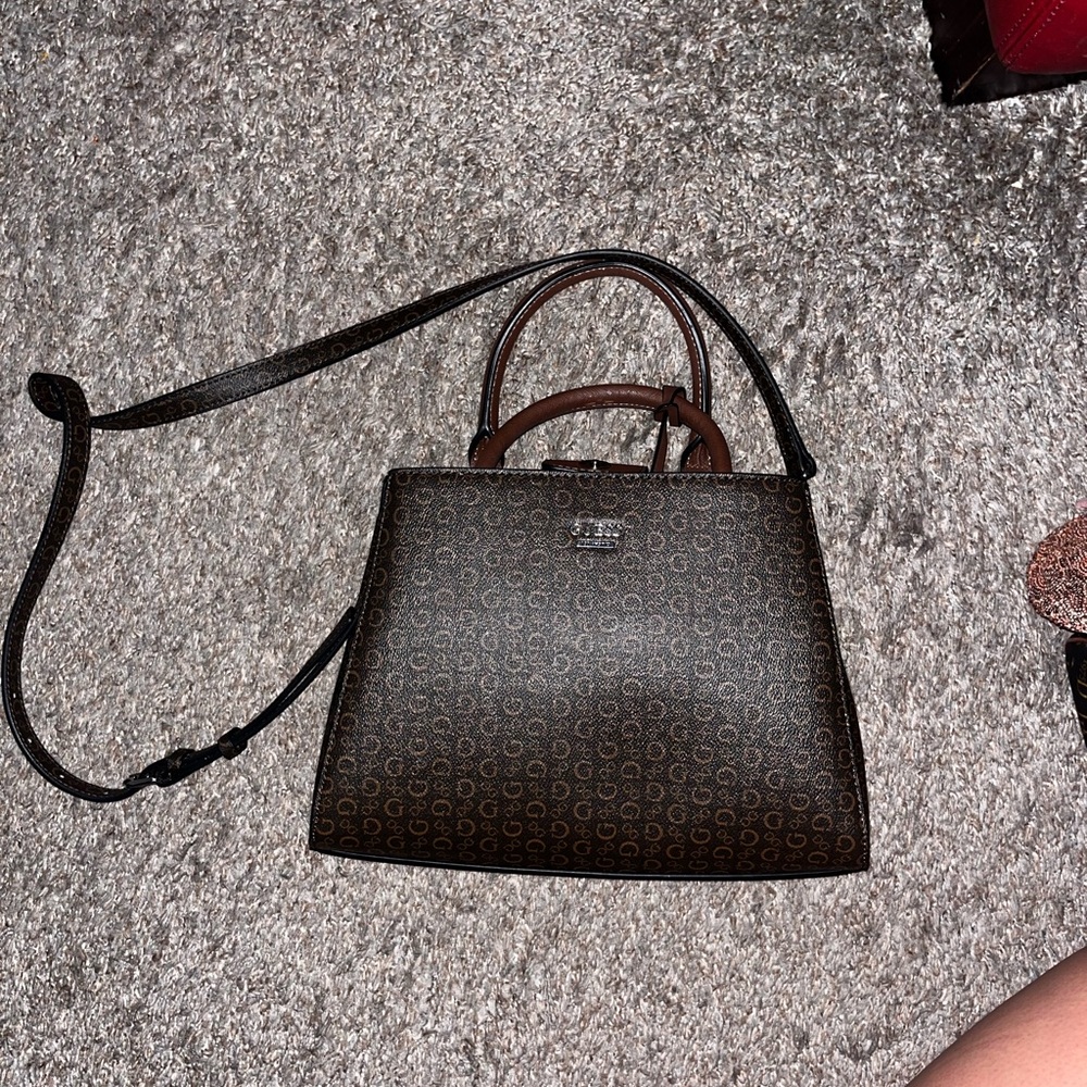 Guess handbag - Picture 2 of 3